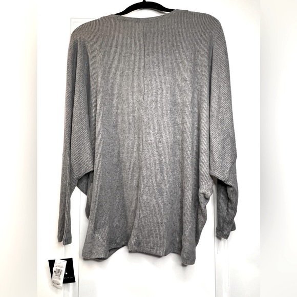 I.N. San Francisco Top - Picture 2 of 5